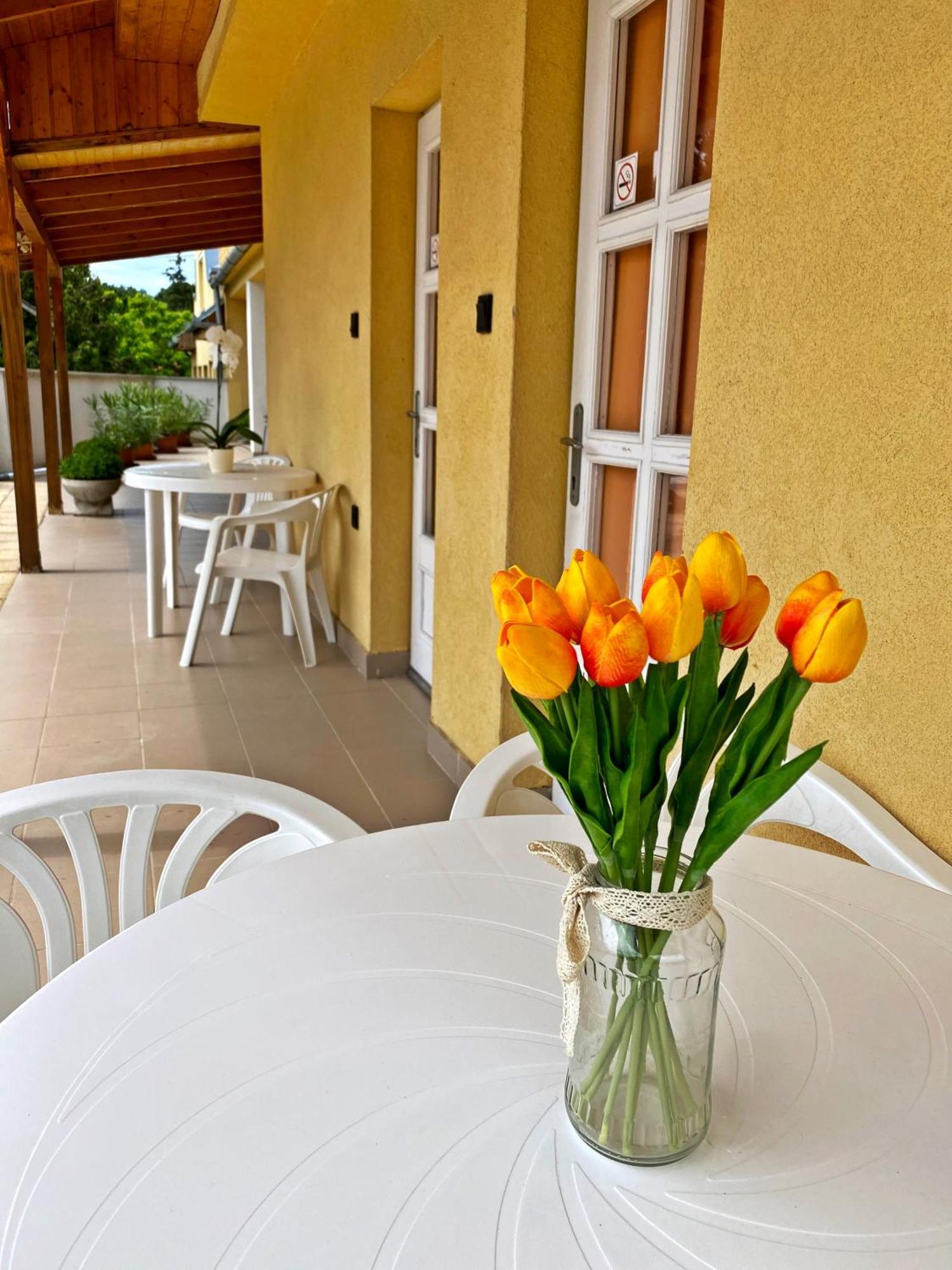Hotel Magnólia Balatonszepezd Quarto foto
